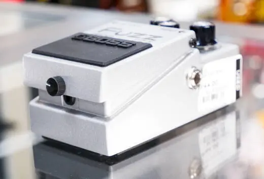 BOSS - FZ-5 Fuzz Pedal 2